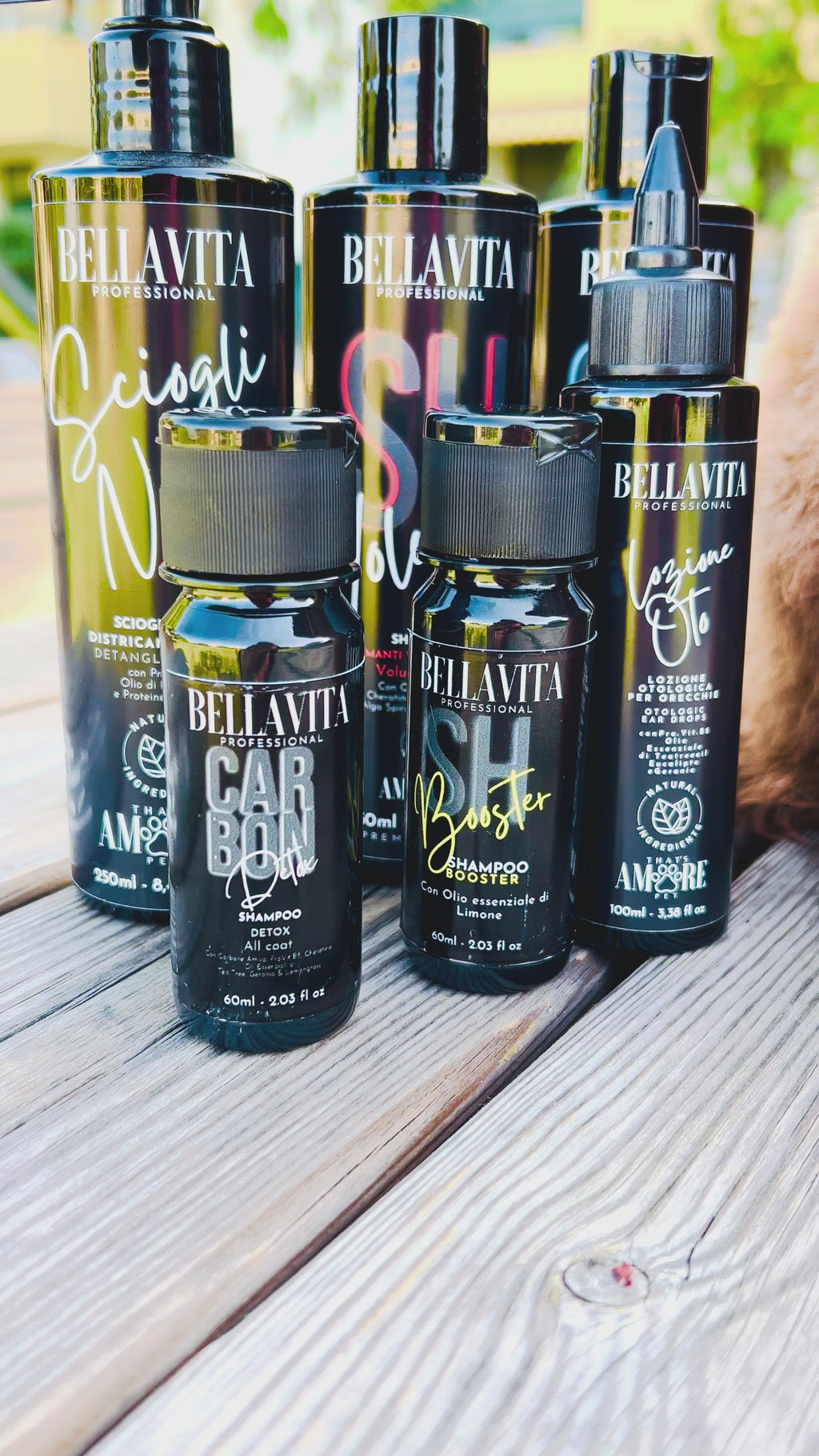Complete routine for curly coats, designed to help keep the coat soft, voluminous and well-defined over time.