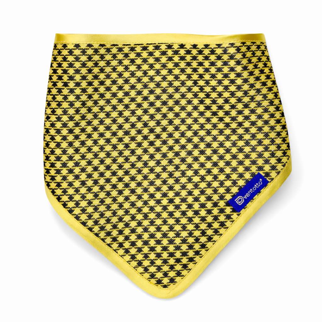 dixystore-dog-bandana-houndstooth-blackgold Bandana per cani pied-de-poule nero e oro con chiusura regolabile a bottoni a pressione. Black and gold houndstooth dog bandana with adjustable snap button closure.