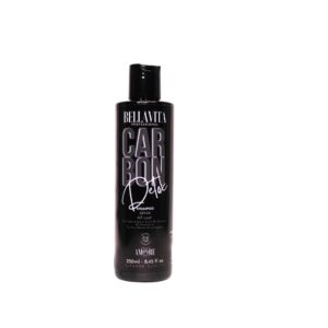 Shampoo detox al carbone attivo per cani per una pulizia profonda del mantello / Carbon detox dog shampoo with activated charcoal for deep purifying coat cleansing