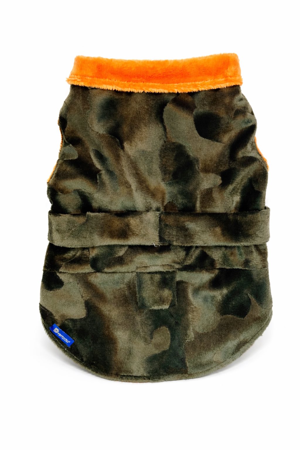 Bulldog francese che indossa cappotto per cane in faux fur camouflage “Kamo” French Bulldog wearing Kamo camouflage faux fur dog coat